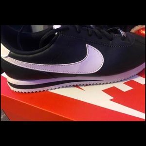 White and black Cortezes